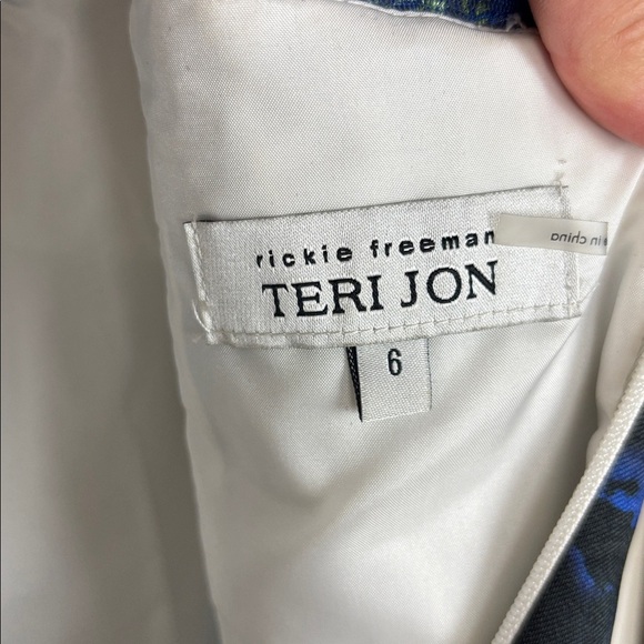 Rickie Freeman Teri John Blue/White Floral Shift Dress - 6 - Picture 9 of 13